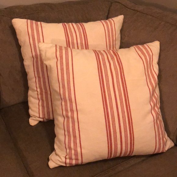 oversized red throw pillows